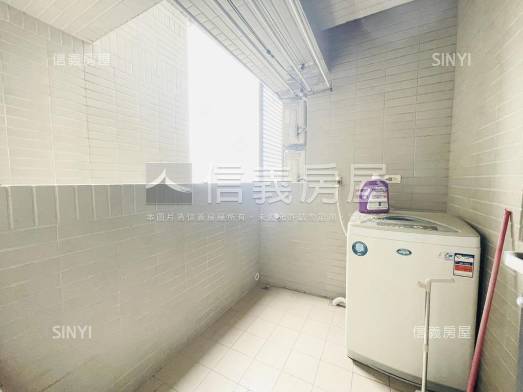 太子★次頂樓遠景三房平車房屋室內格局與周邊環境