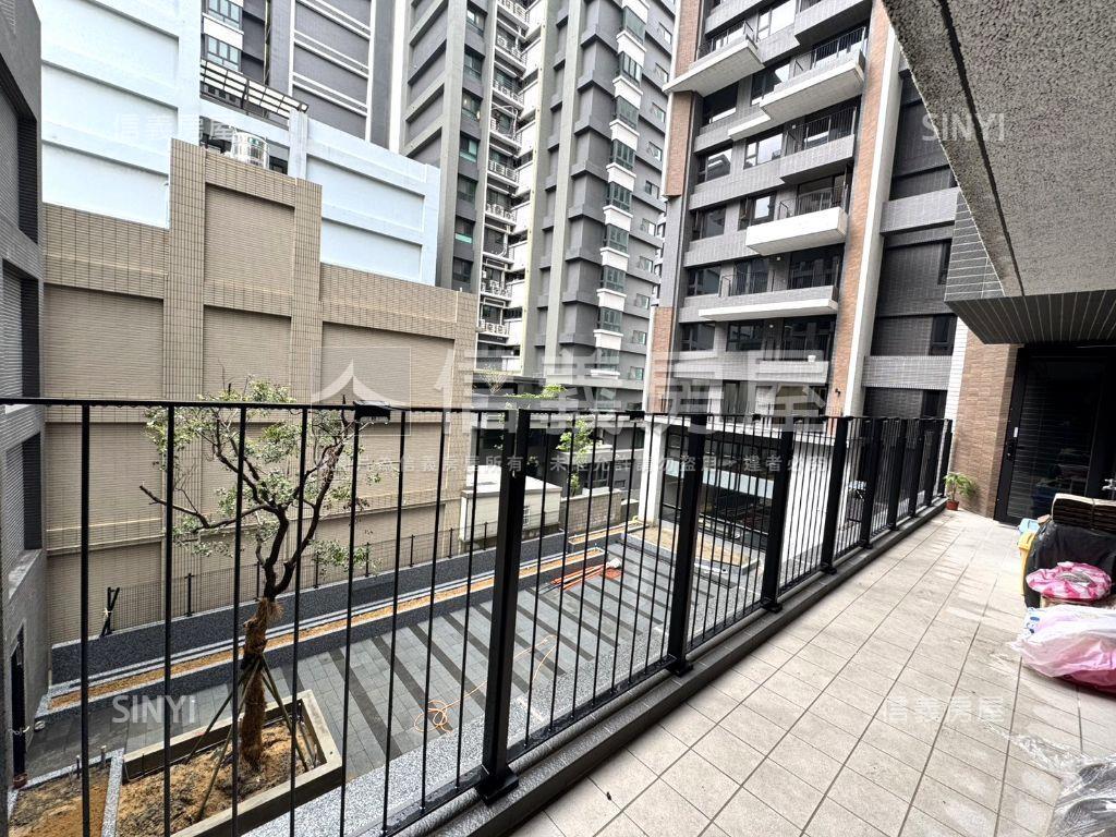 閱建築房屋室內格局與周邊環境