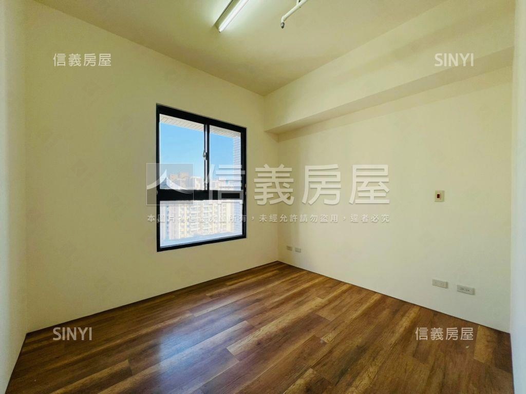 九月采掬兩房車位房屋室內格局與周邊環境