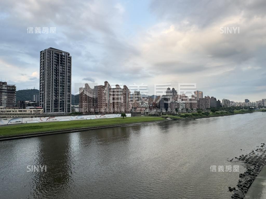 大直水岸第一排２４樓房屋室內格局與周邊環境