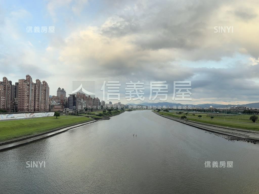 大直水岸第一排２４樓房屋室內格局與周邊環境