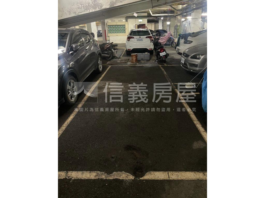 玫瑰花園城堡３房車位房屋室內格局與周邊環境