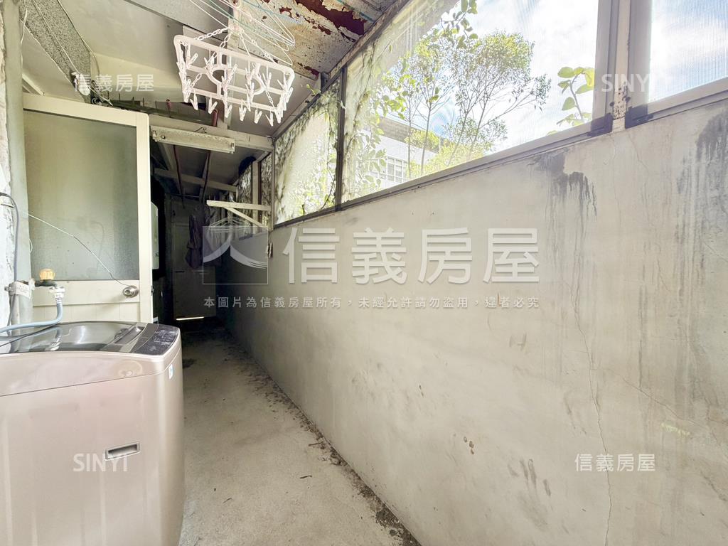 一樓門前停車便利大空間房屋室內格局與周邊環境