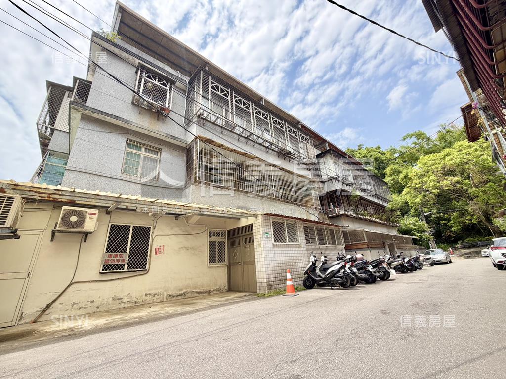 一樓門前停車便利大空間房屋室內格局與周邊環境