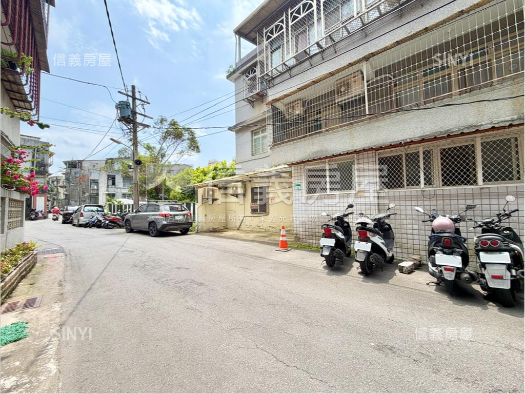 一樓門前停車便利大空間房屋室內格局與周邊環境