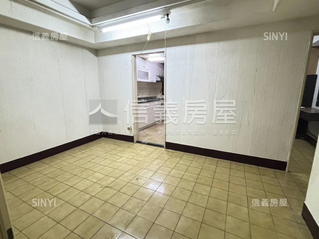 光南金星近捷運邊間電梯房屋室內格局與周邊環境