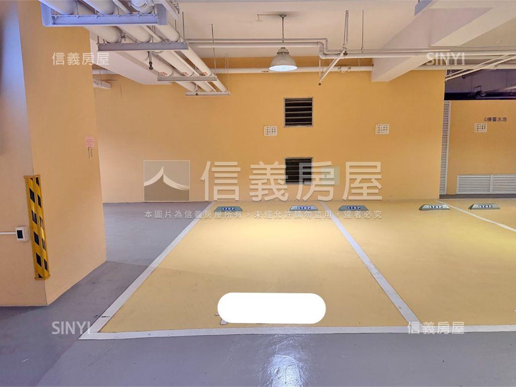 晶硯質感３房雙主臥雙平車房屋室內格局與周邊環境