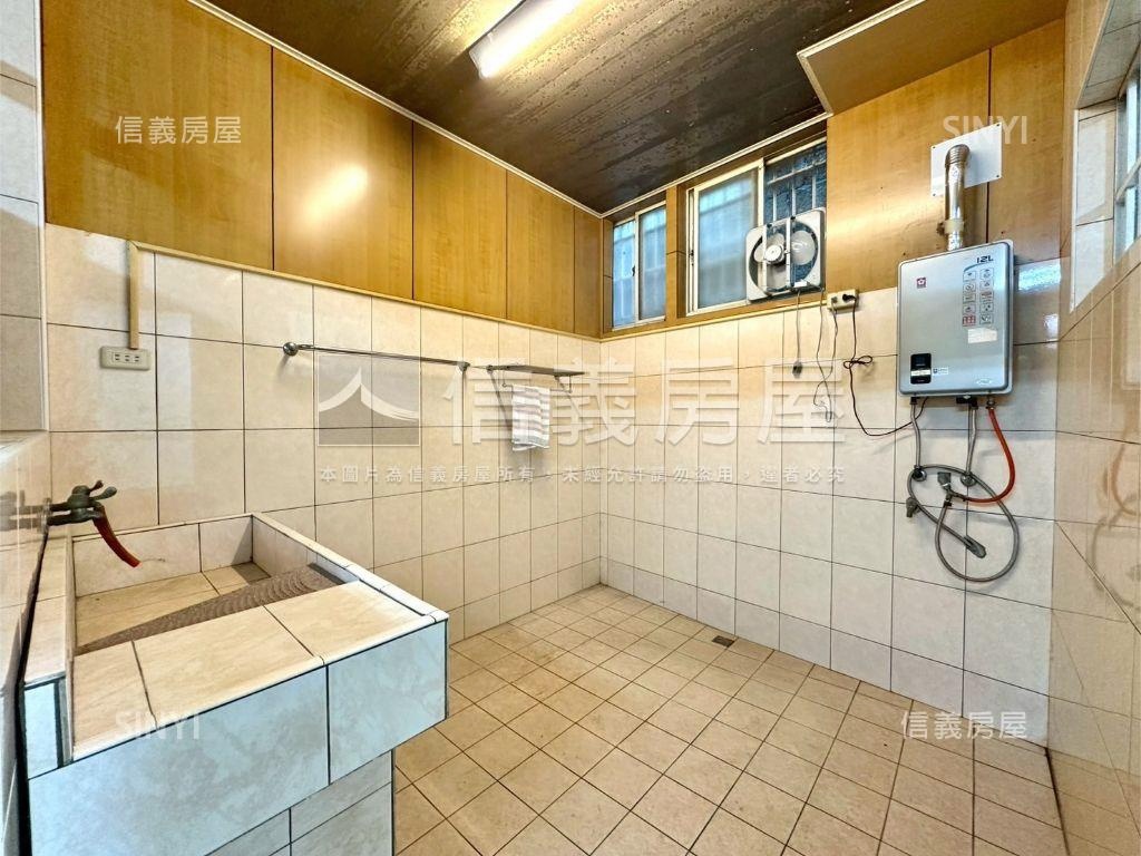 近竹東麥當勞優質機能透天房屋室內格局與周邊環境
