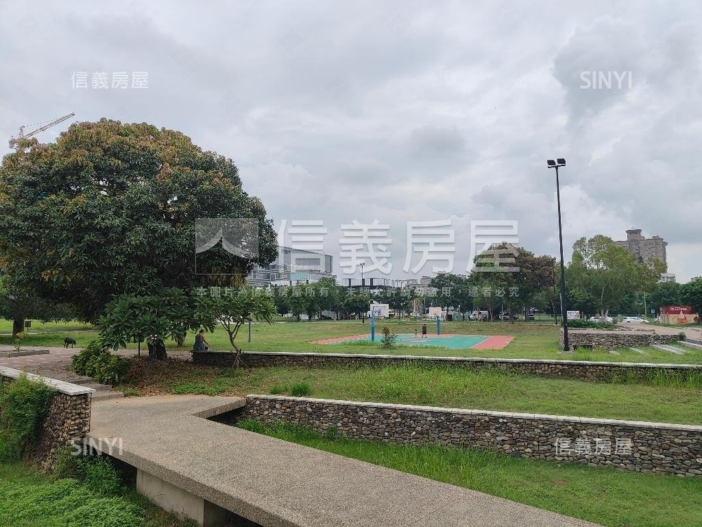 艾美新時代精緻美居房屋室內格局與周邊環境