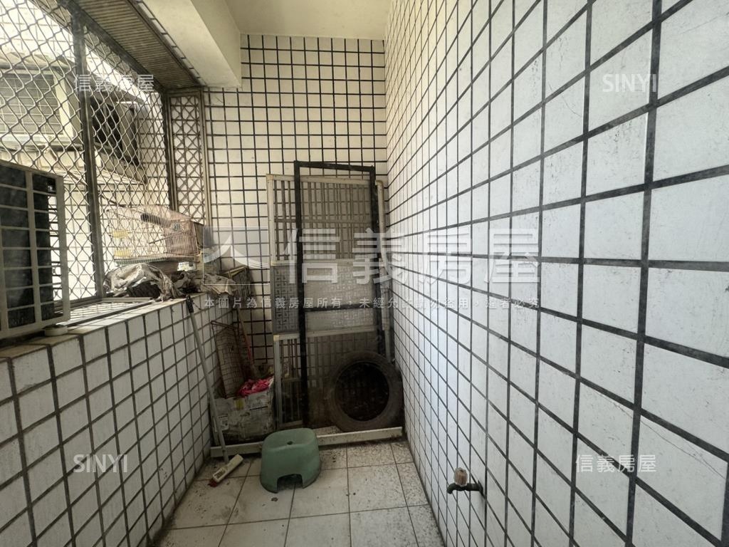 近車站春夏書香名邸美３房房屋室內格局與周邊環境