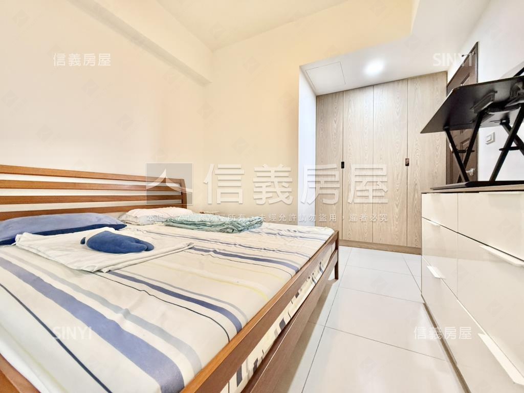 荷雅時尚館美兩房坡平車位房屋室內格局與周邊環境