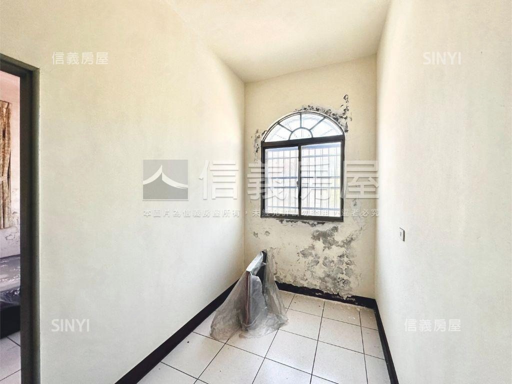 近車站松林國小旁邊間透店房屋室內格局與周邊環境