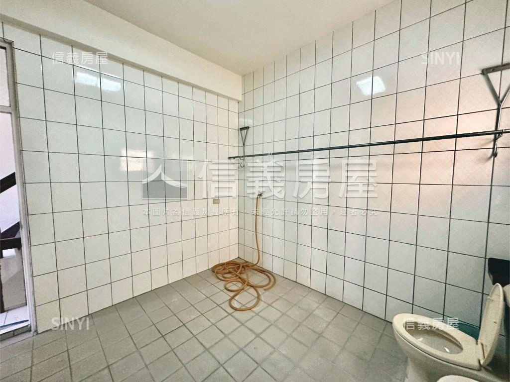 近車站松林國小旁邊間透店房屋室內格局與周邊環境