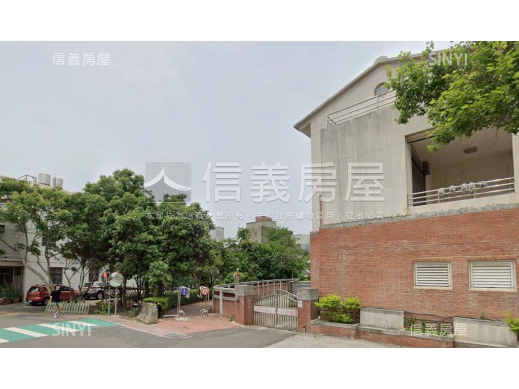 近車站松林國小旁邊間透店房屋室內格局與周邊環境