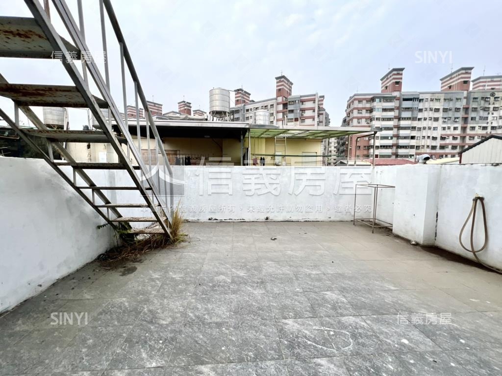 國華街邊間美透天房屋室內格局與周邊環境