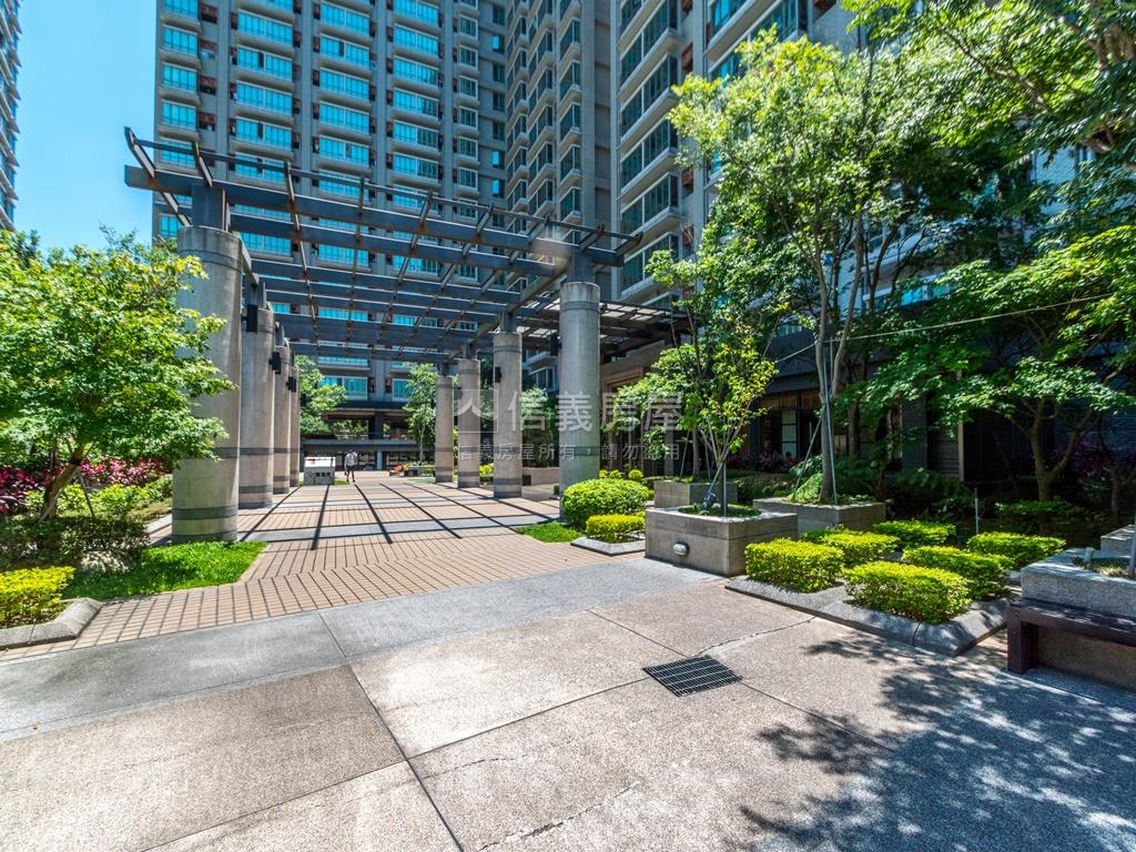 南加州Ａ棟頂級精裝河景戶房屋室內格局與周邊環境