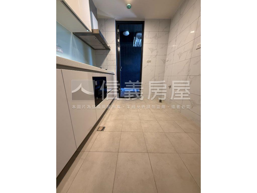 首泰天喜三房加平面車位房屋室內格局與周邊環境