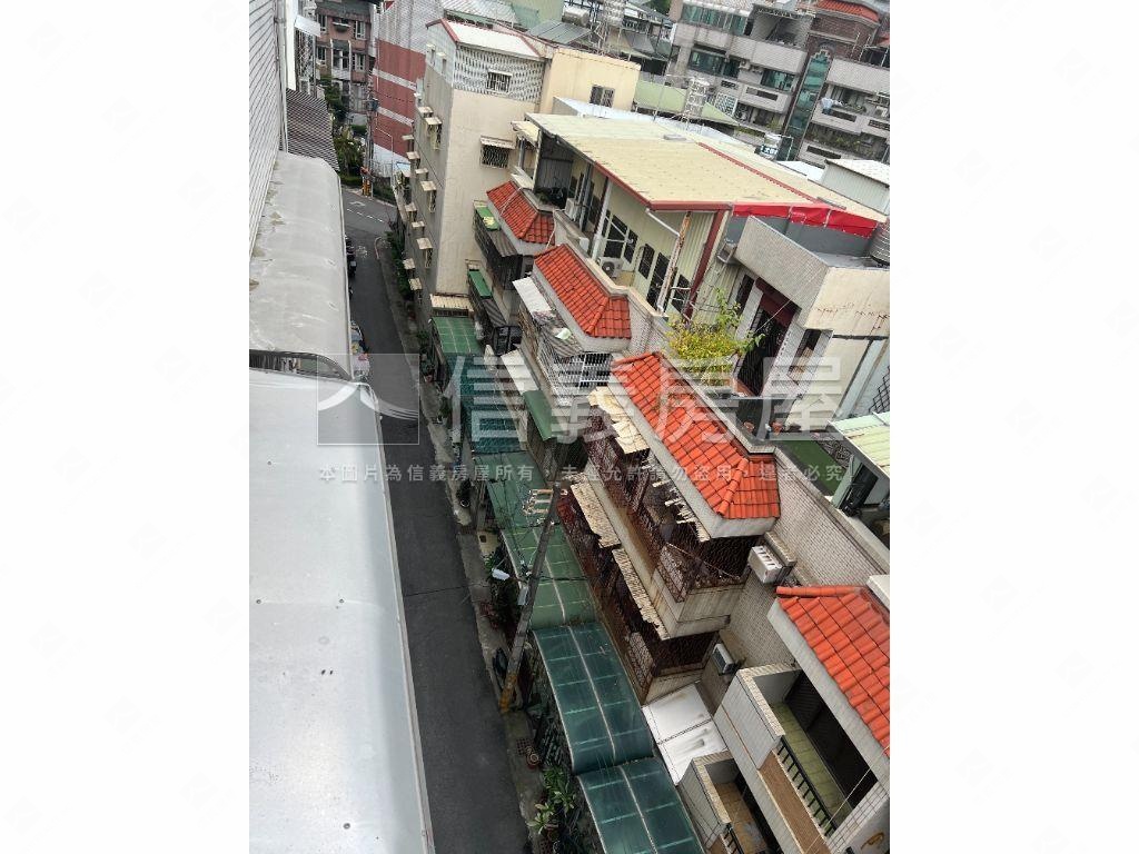 文山特區吃市透天店面房屋室內格局與周邊環境