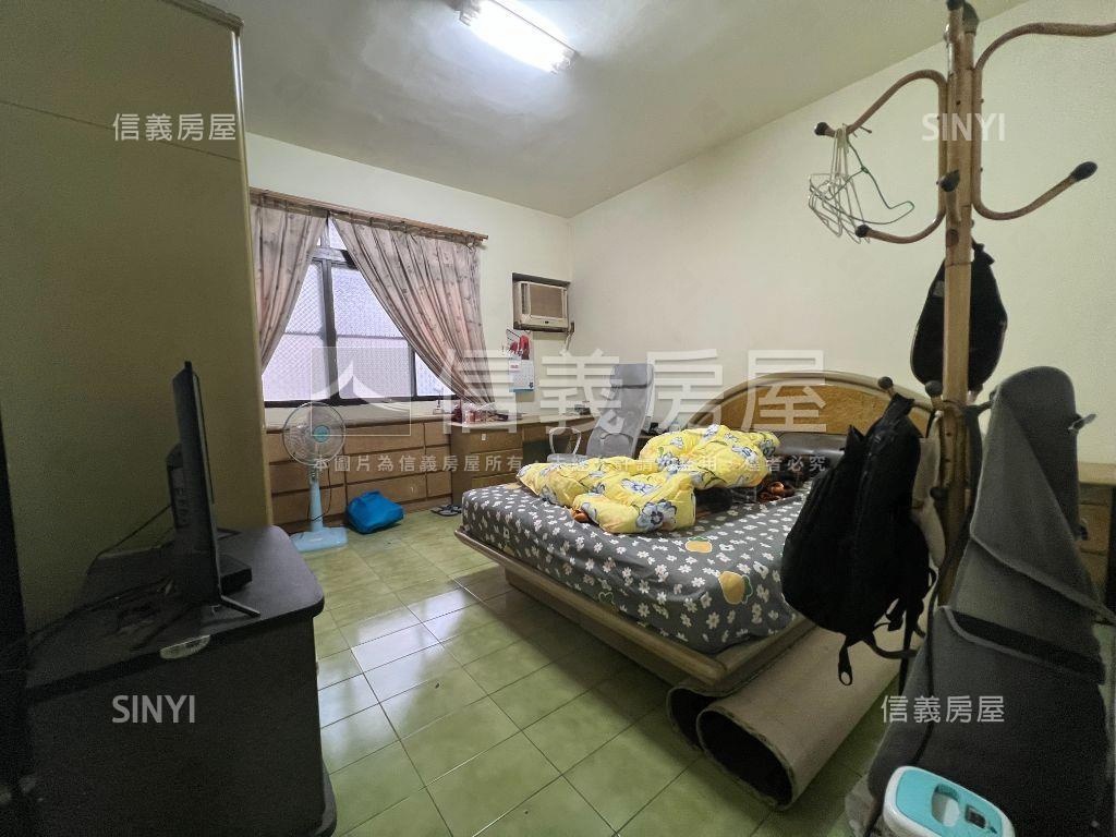 文山特區吃市透天店面房屋室內格局與周邊環境