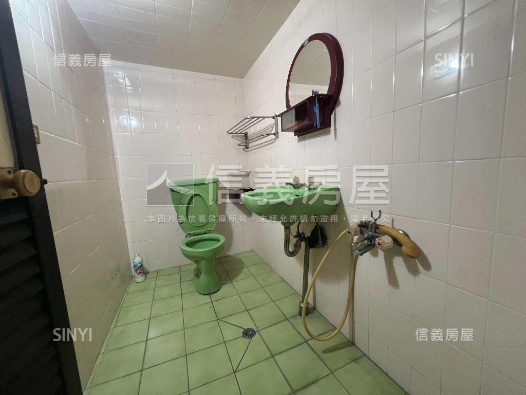 文山特區吃市透天店面房屋室內格局與周邊環境