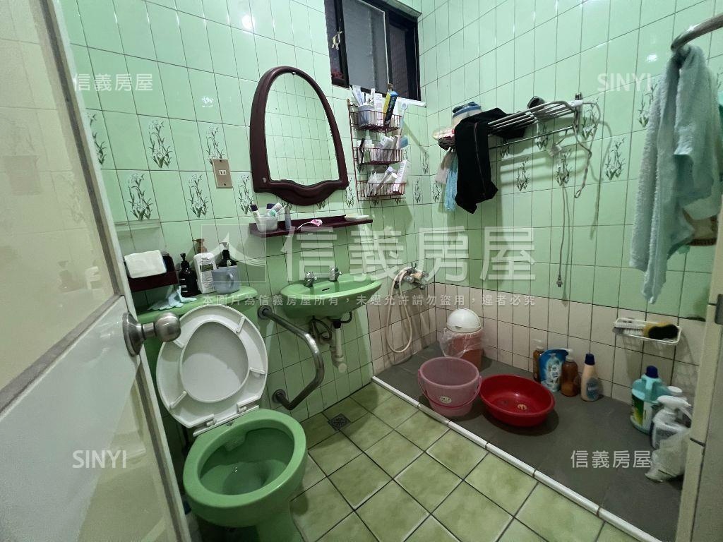 文山特區吃市透天店面房屋室內格局與周邊環境