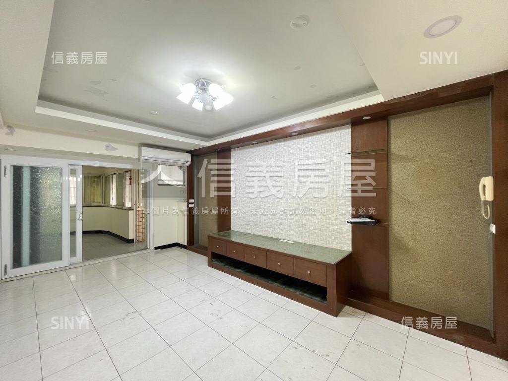 ⭐誠售換屋三房近Ｒ１５站房屋室內格局與周邊環境