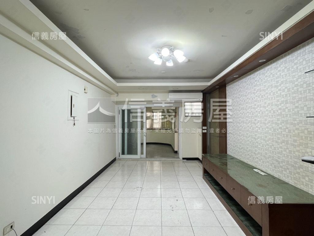 ⭐誠售換屋三房近Ｒ１５站房屋室內格局與周邊環境