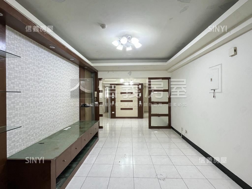 ⭐誠售換屋三房近Ｒ１５站房屋室內格局與周邊環境