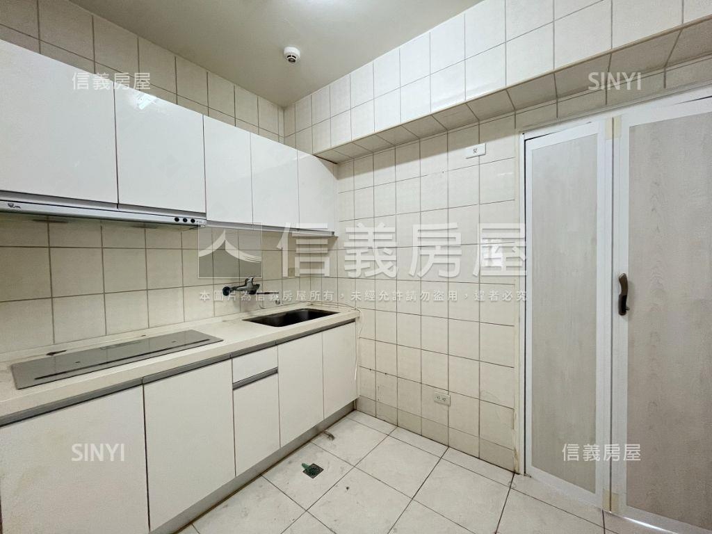 ⭐誠售換屋三房近Ｒ１５站房屋室內格局與周邊環境