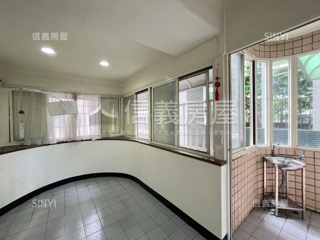 ⭐誠售換屋三房近Ｒ１５站房屋室內格局與周邊環境