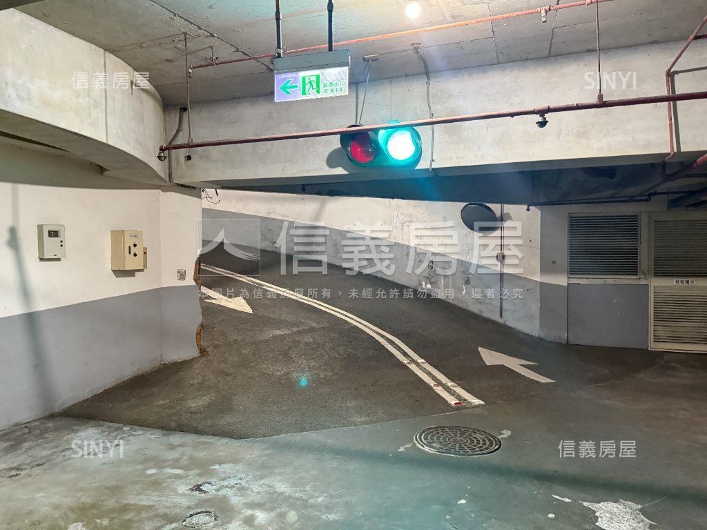 後山埤坡平車位法國春天房屋室內格局與周邊環境