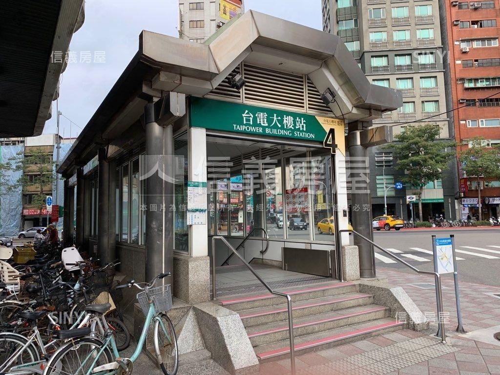 正面馬路物流運通業大店辦房屋室內格局與周邊環境