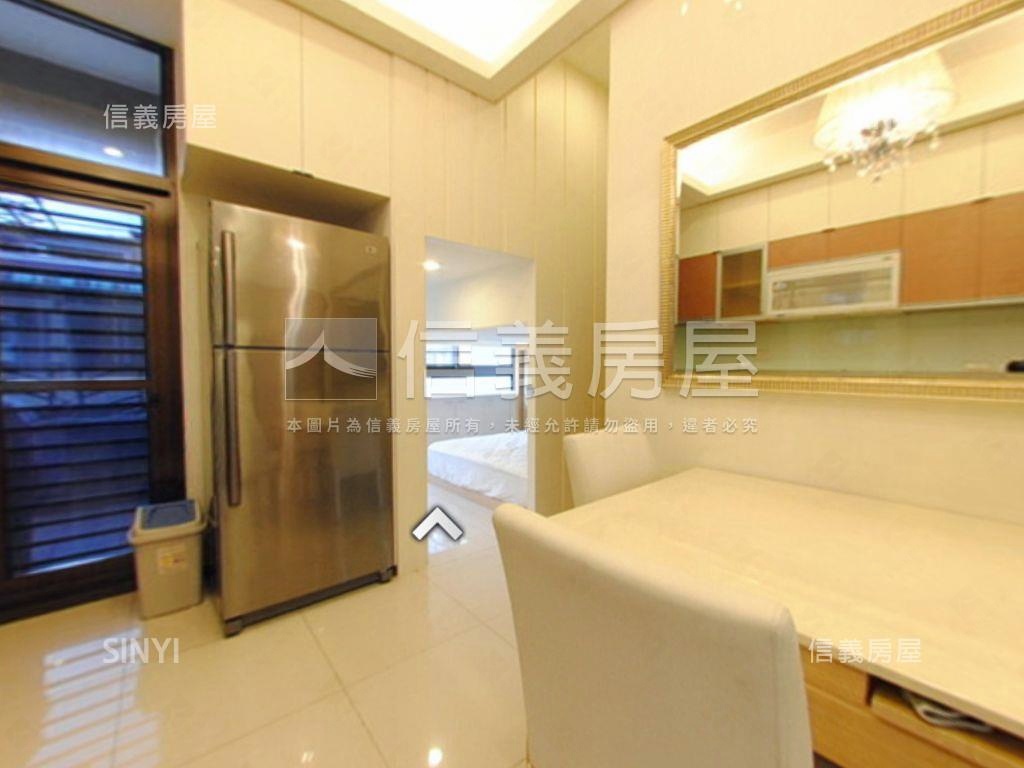 一層一戶電梯２房房屋室內格局與周邊環境
