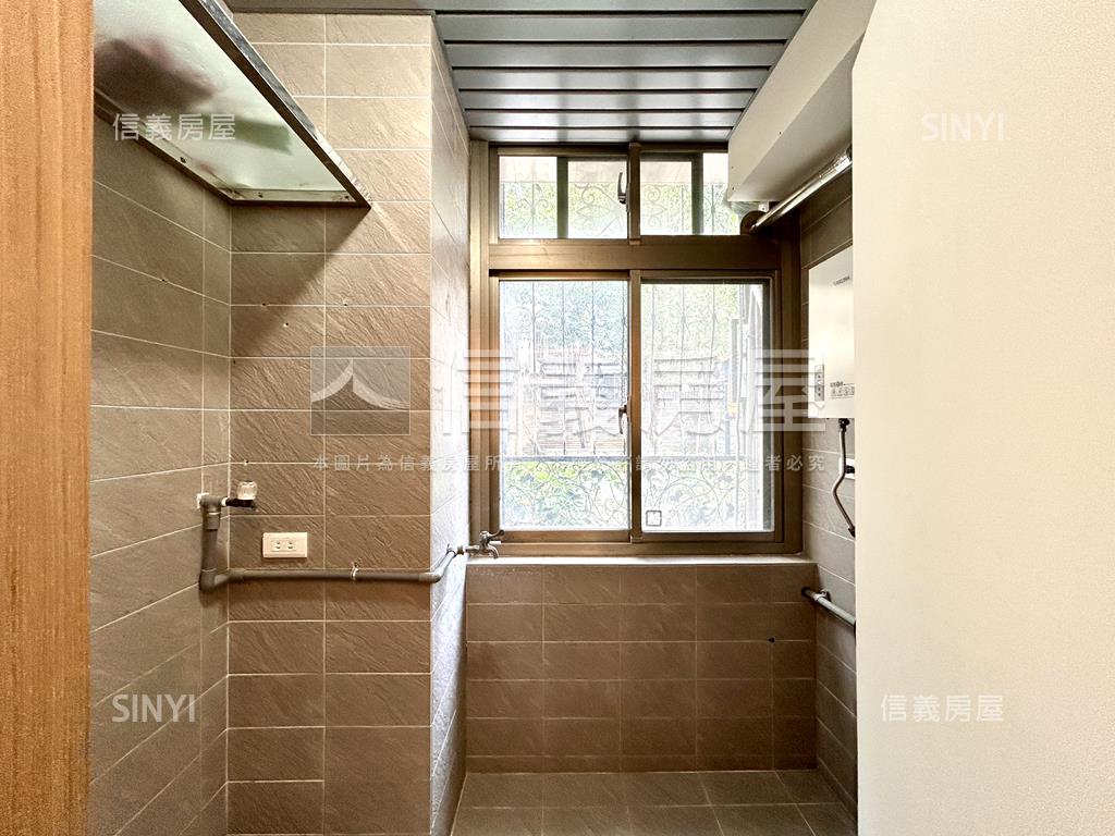 葛萊美挑高樓中樓附車位房屋室內格局與周邊環境