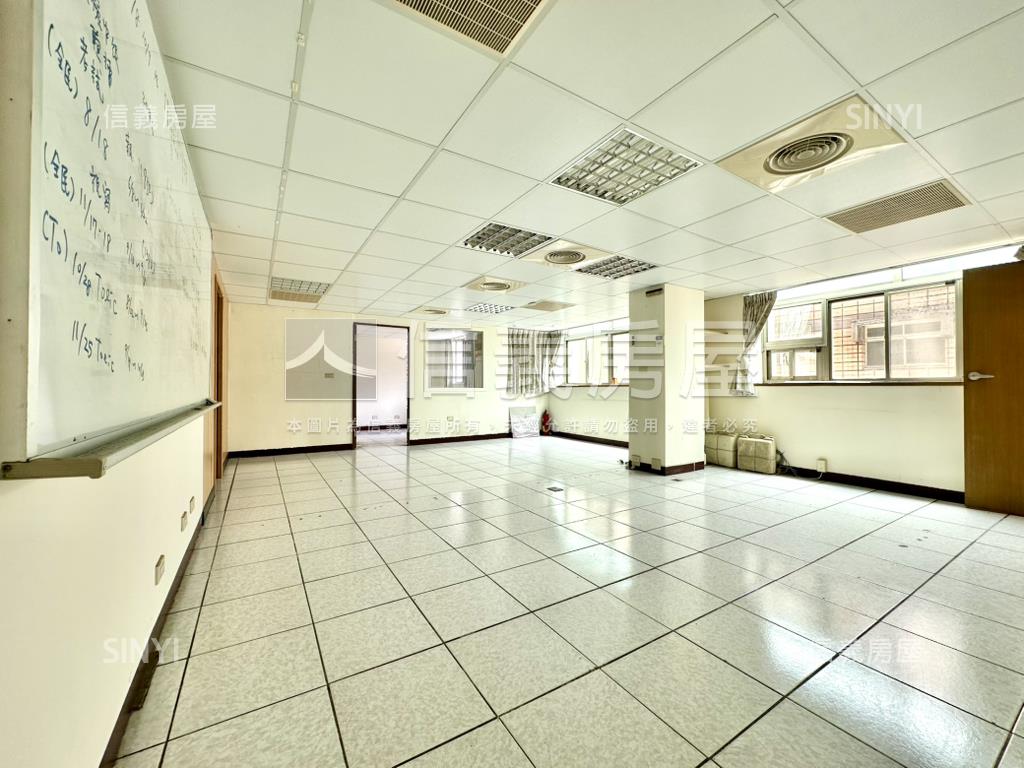 近巨城大坪數華夏房屋室內格局與周邊環境