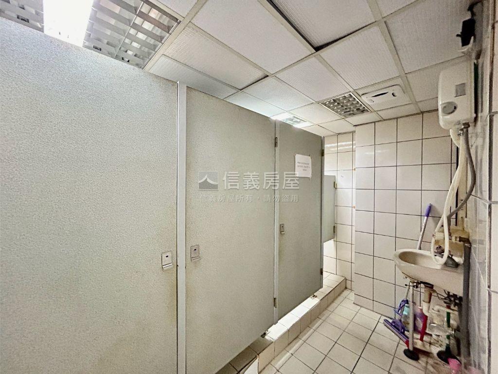 黃金地段稀有打通戶釋出房屋室內格局與周邊環境