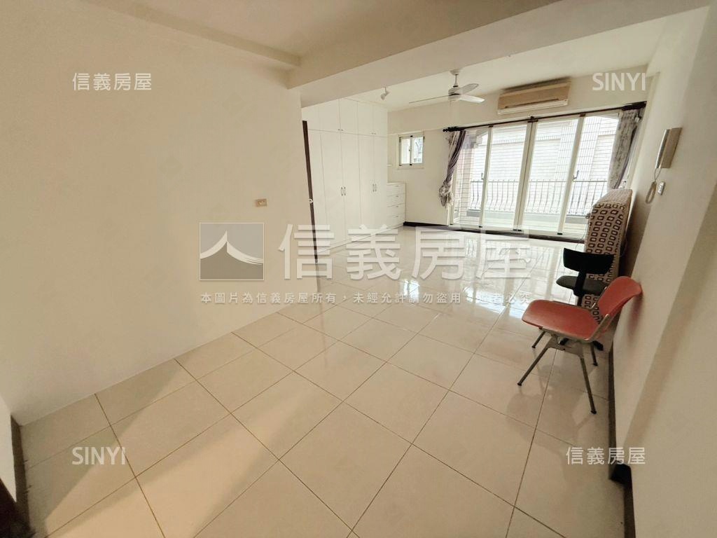 皇昱綠尊透天室內停車房屋室內格局與周邊環境