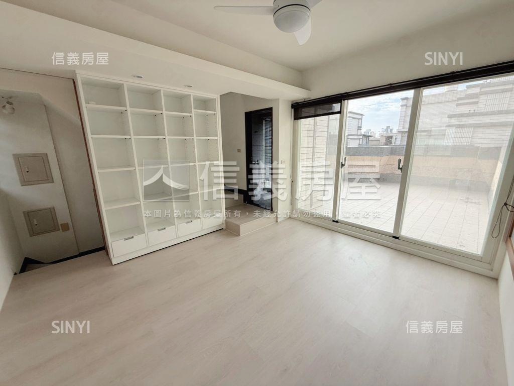 皇昱綠尊透天室內停車房屋室內格局與周邊環境