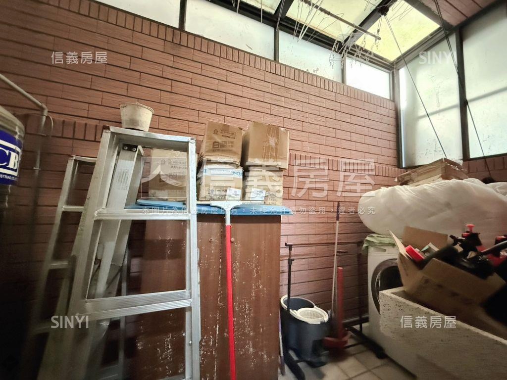 皇昱綠尊透天室內停車房屋室內格局與周邊環境