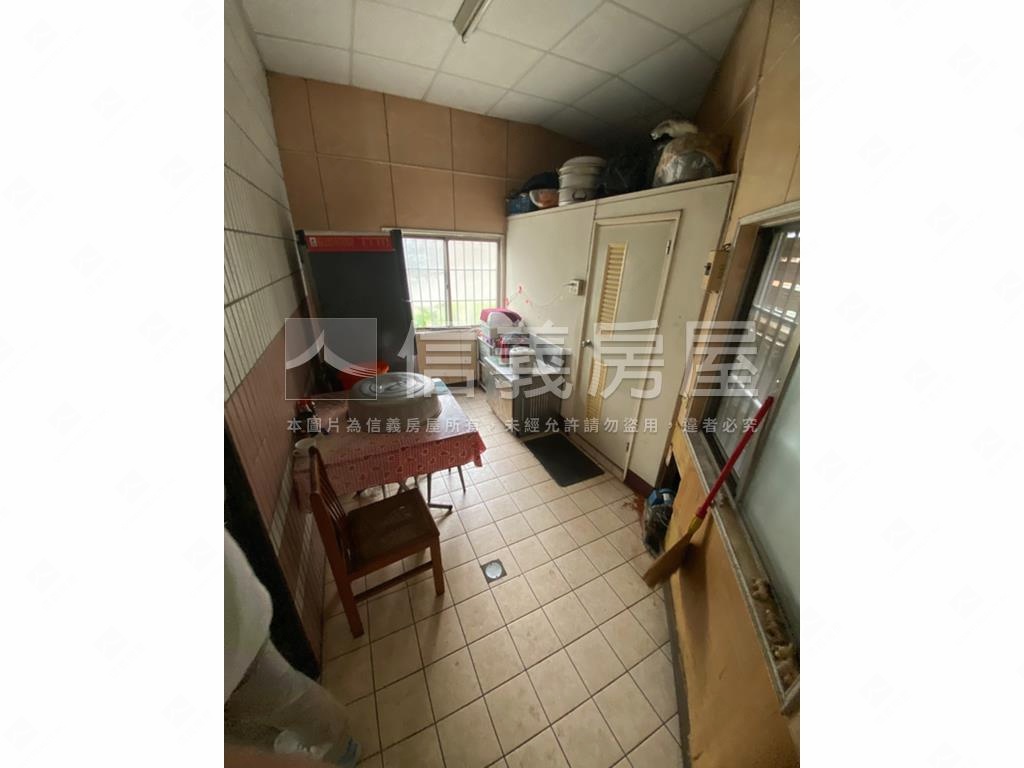 正西勢街路角店住合一房屋室內格局與周邊環境