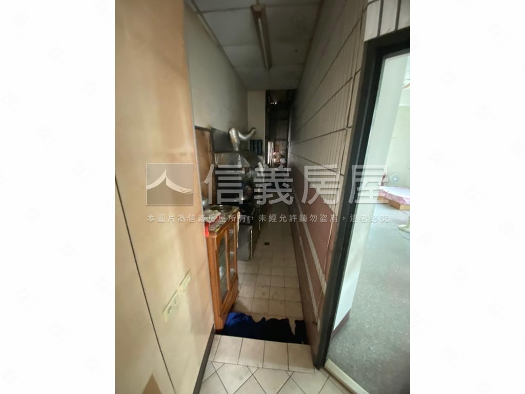 正西勢街路角店住合一房屋室內格局與周邊環境
