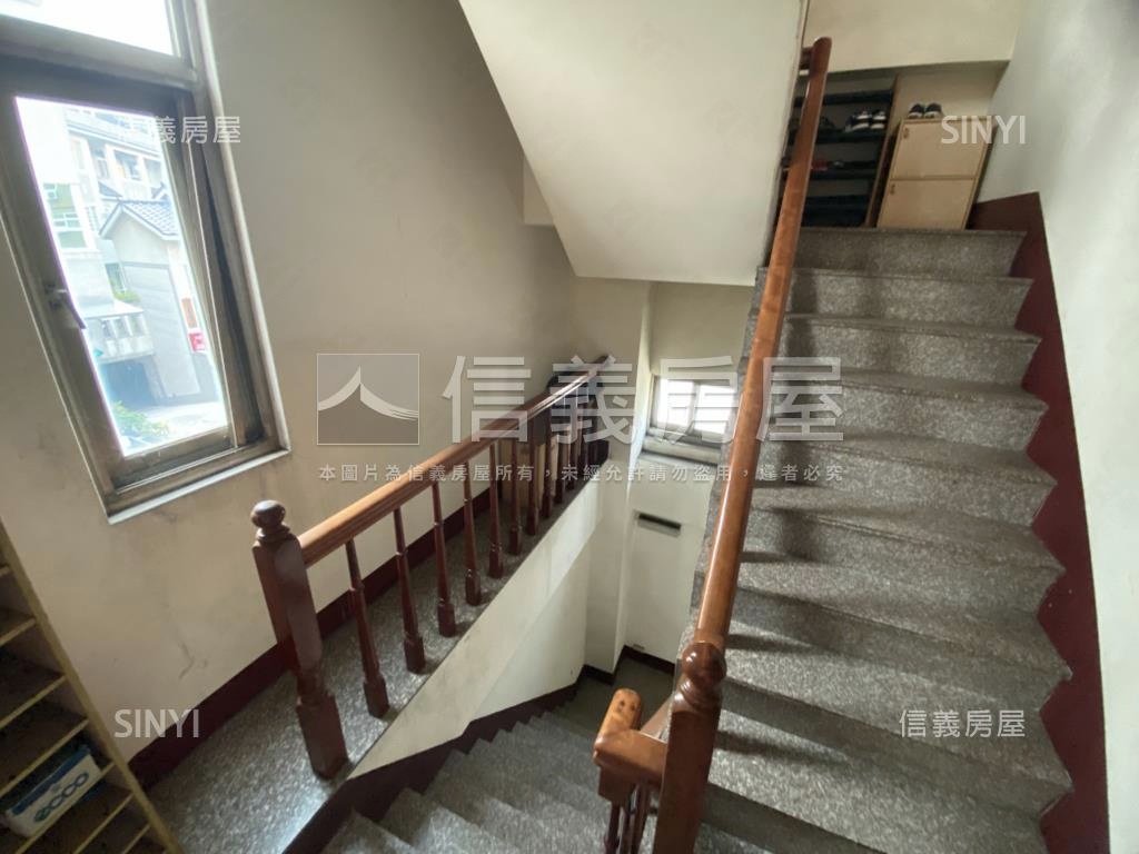 正西勢街路角店住合一房屋室內格局與周邊環境