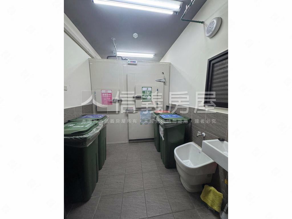 專任心居三房車位房屋室內格局與周邊環境