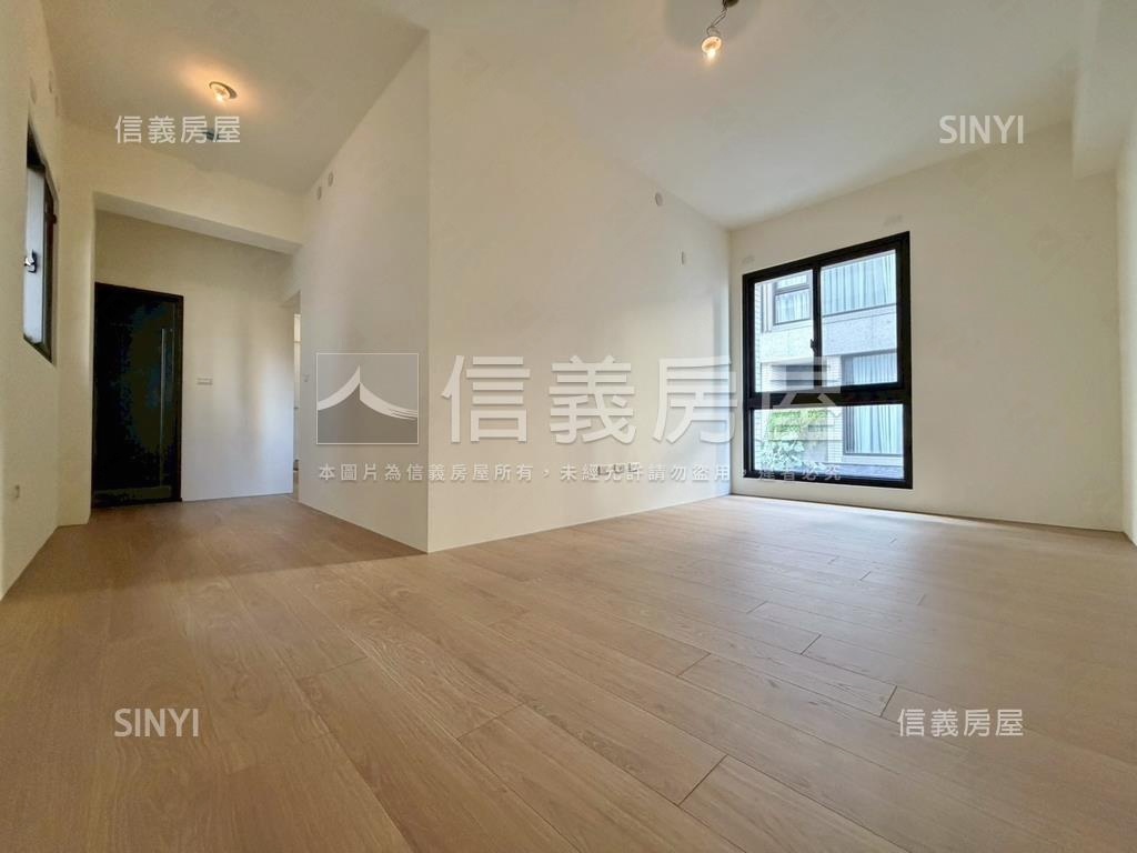 單元二大面寬電梯豪墅房屋室內格局與周邊環境