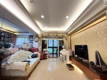 政大露臺綠茵四房車位