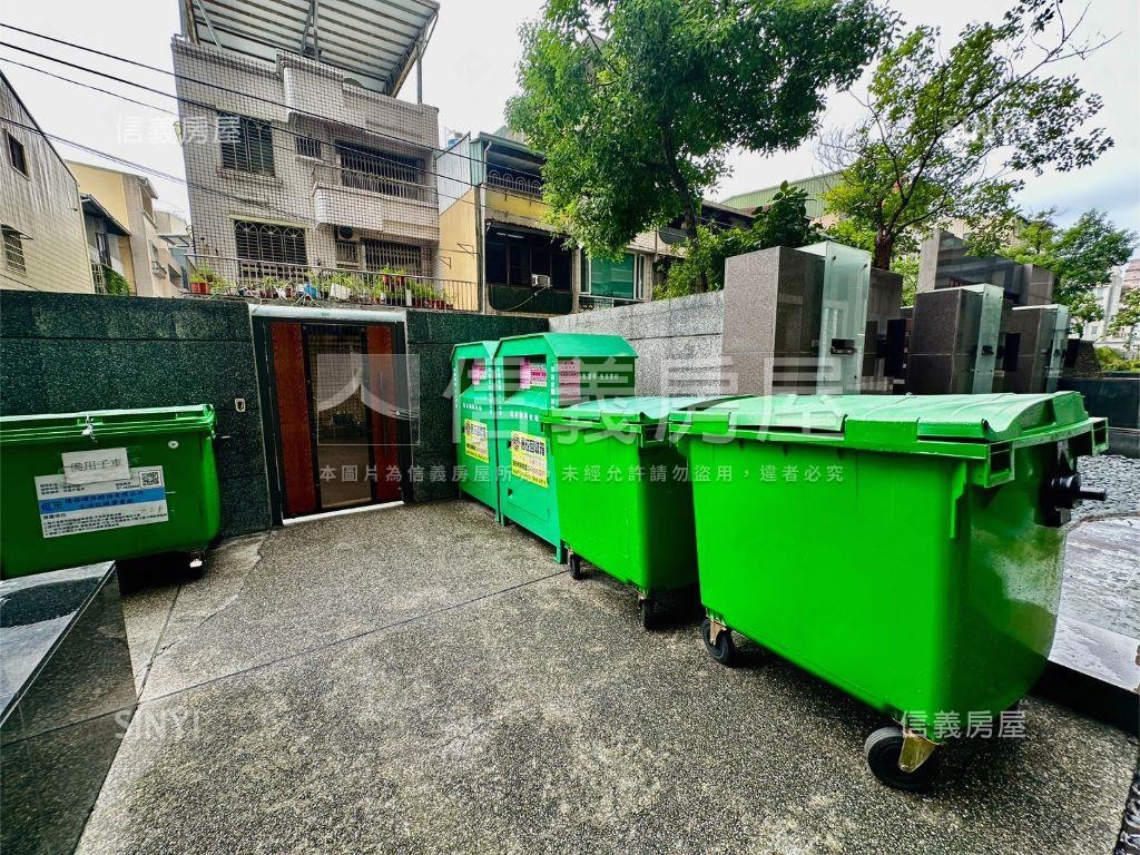 鳳揚採光亮大四房車位房屋室內格局與周邊環境