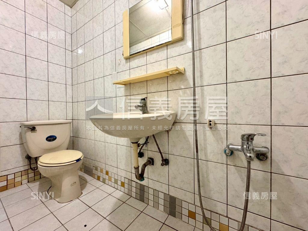 北區國泰街八米活路透天房屋室內格局與周邊環境