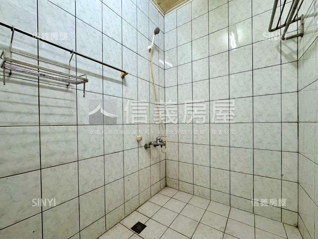 北區國泰街八米活路透天房屋室內格局與周邊環境