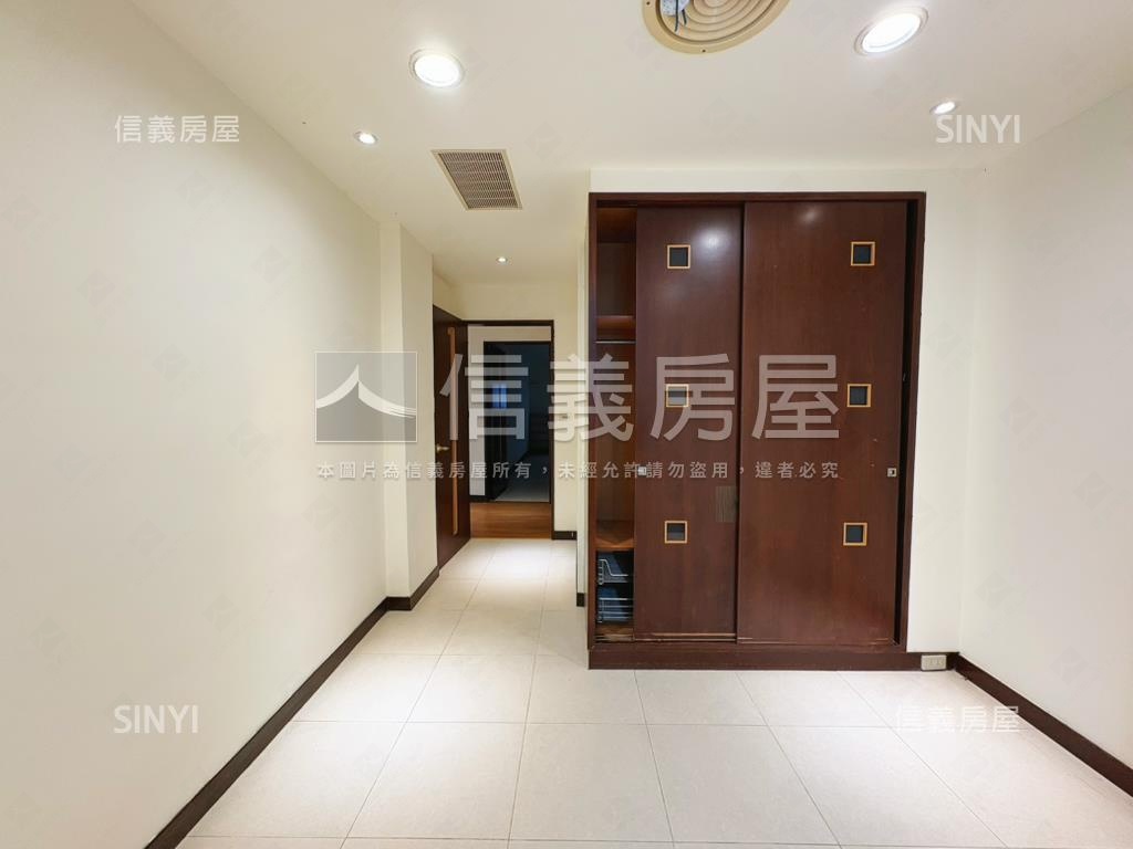中山北路六段四房一樓房屋室內格局與周邊環境