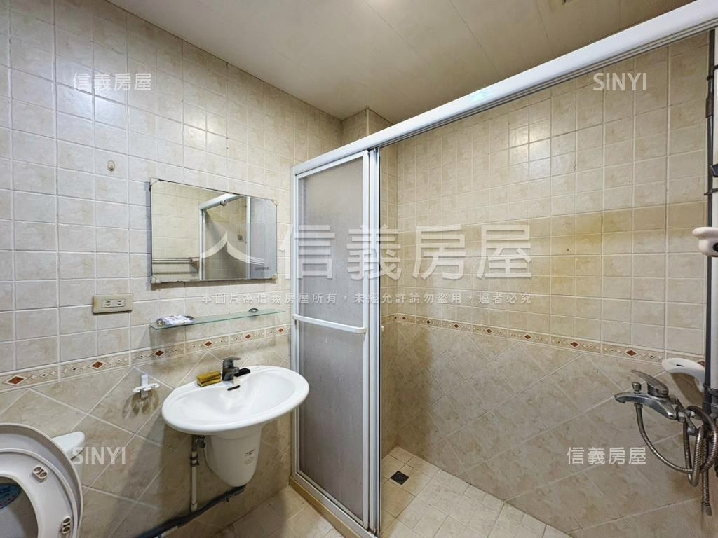 中山北路六段四房一樓房屋室內格局與周邊環境